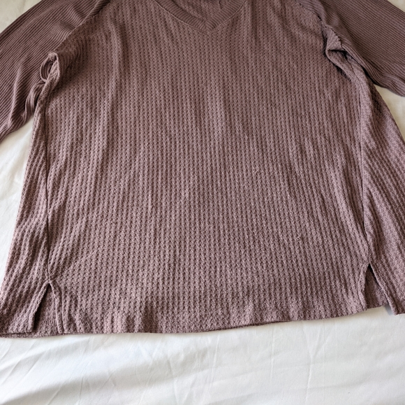 Chelsea and Theodore V neck Sweater Top Women's Large Mauve Color - Picture 6 of 9